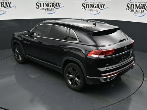 Used 2022 Volkswagen Atlas Cross Sport SEL R-Line AWD/4WD image 22