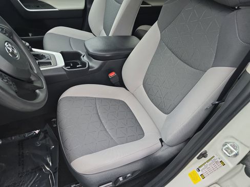 Used 2024 Toyota RAV4 XLE w/ Convenience Package image 21