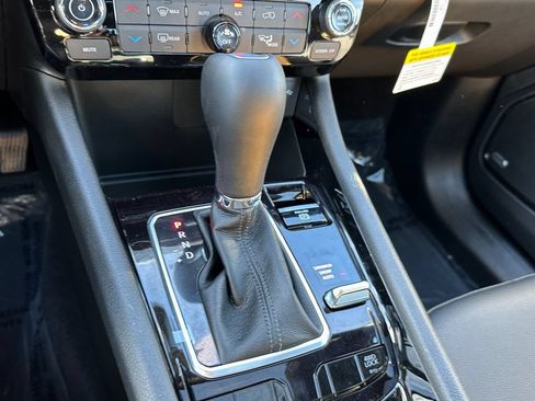 New 2026 Jeep Compass Latitude w/ Sun and Sound Group AWD/4WD image 25