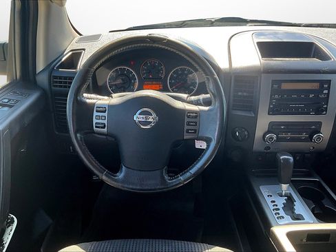 Used 2010 Nissan Titan SE w/ SE Value Truck Pkg image 5