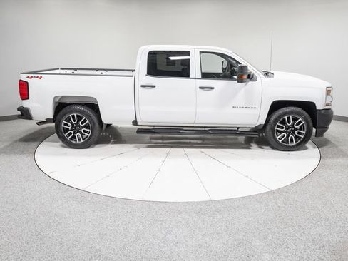 Used 2018 Chevrolet Silverado 1500 W/T w/ Trailering Package AWD/4WD image 4