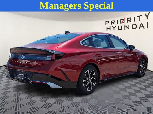 Used 2025 Hyundai Sonata SEL FWD image 4