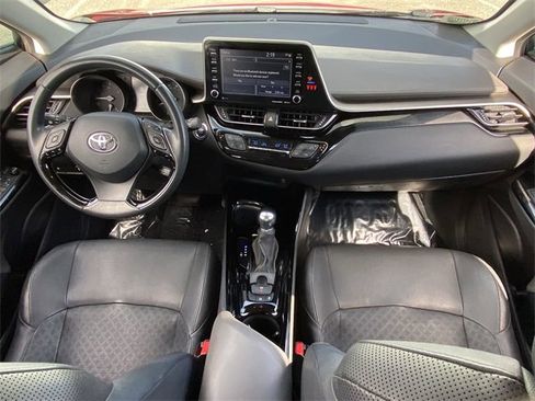 Used 2022 Toyota C-HR image 17