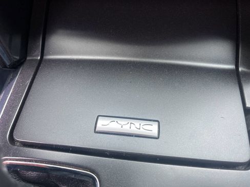 Used 2019 Ford Explorer XLT w/ Equipment Group 202A AWD/4WD image 21