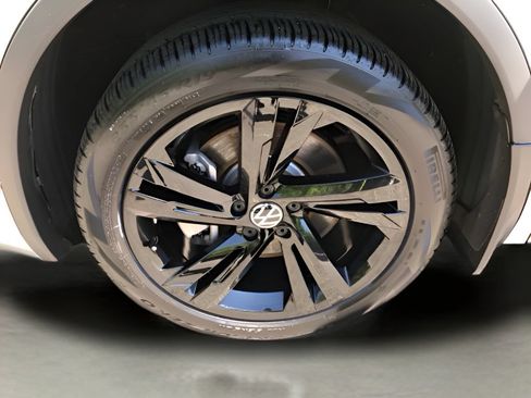 Used 2024 Volkswagen Tiguan SE R-Line AWD/4WD image 22