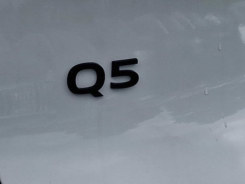 New 2025 Audi Q5 Premium Plus image 18