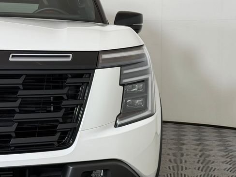 Used 2025 Nissan Armada PRO-4X w/ Pro-4X Premium Package image 11