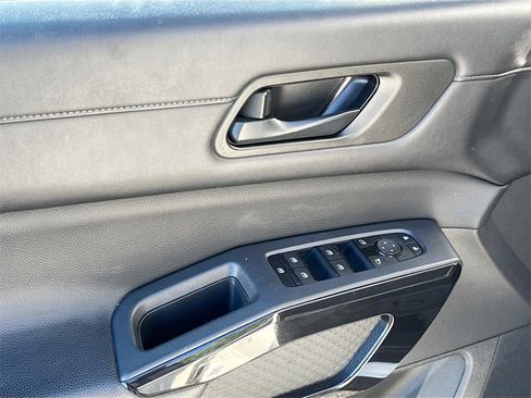 Certified 2024 Nissan Pathfinder SV image 15