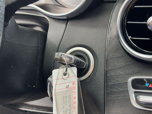 Used 2019 Mercedes-Benz GLC 300 image 24