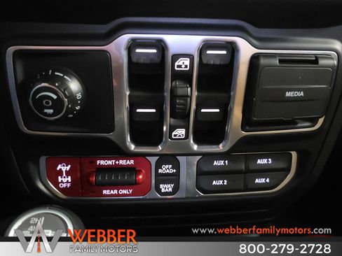Used 2020 Jeep Gladiator Rubicon AWD/4WD image 29