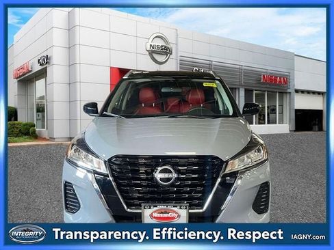 Certified 2023 Nissan Kicks SV FWD image 2