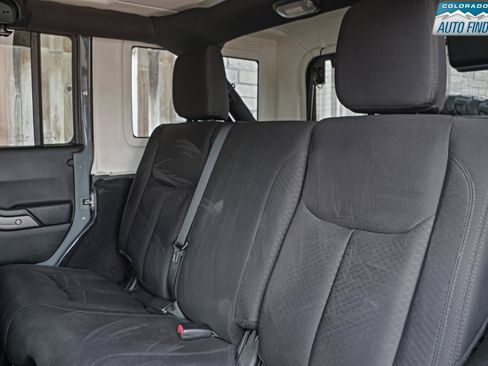 Used 2015 Jeep Wrangler Unlimited Sport w/ Quick Order Package 24S AWD/4WD image 22