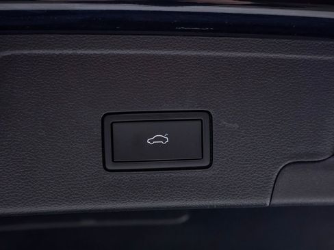 Used 2024 Volkswagen Atlas Cross Sport SEL Premium R-Line image 38