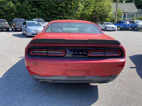 Used 2017 Dodge Challenger SXT RWD image 6