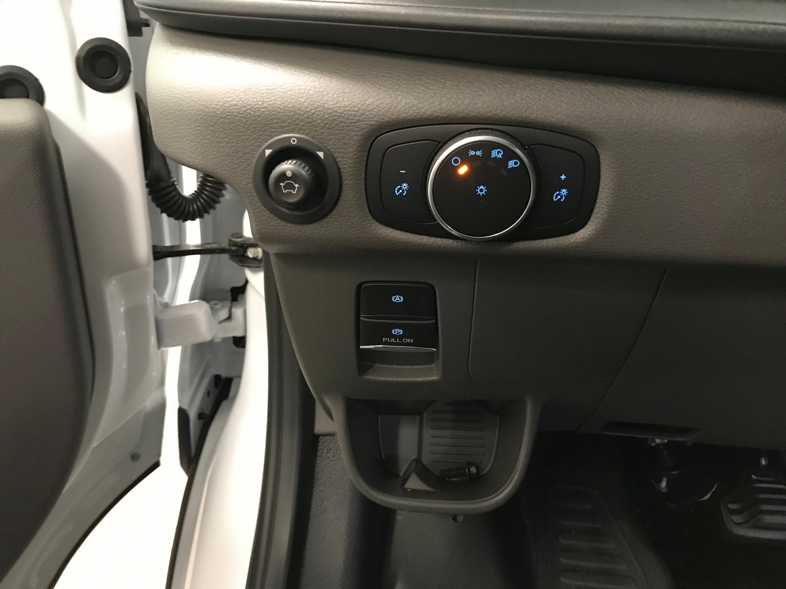 New 2026 Ford Transit 250 Low Roof w/ Load Area Protection Package RWD image 14