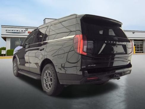 Used 2025 Ford Expedition Active AWD/4WD image 5