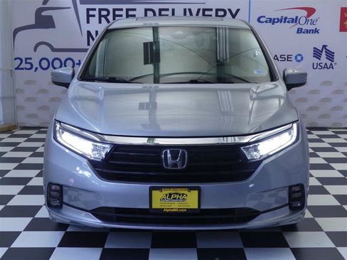 Used 2021 Honda Odyssey Touring image 2