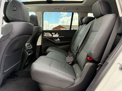 New 2025 Mercedes-Benz GLS 450 4MATIC image 4