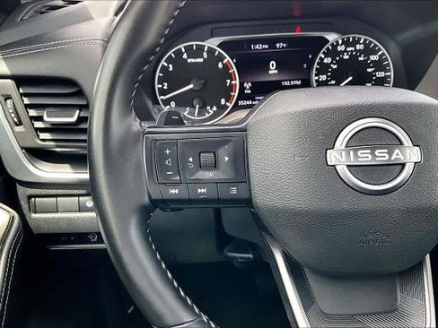 Certified 2025 Nissan Rogue SV FWD image 23