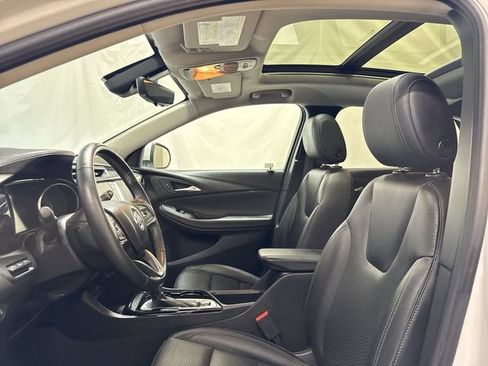 Certified 2022 Buick Encore GX Essence w/ Advanced Technology Package AWD/4WD image 11