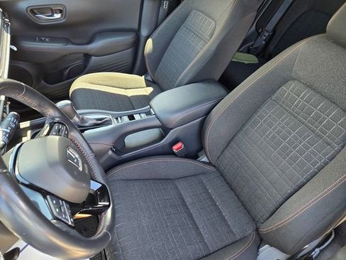 Used 2025 Honda HR-V Sport image 24