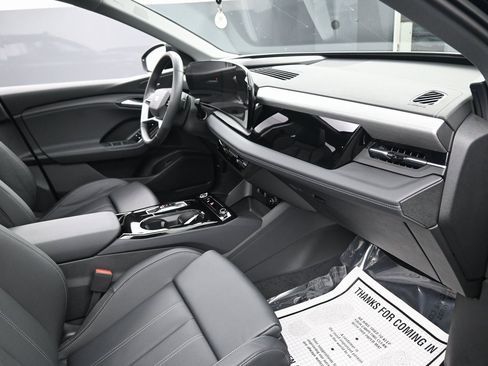 Used 2025 Audi Q6 e-tron Premium Plus w/ Premium Plus image 37