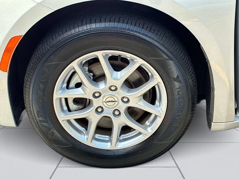 Used 2023 Chrysler Voyager LX FWD image 21