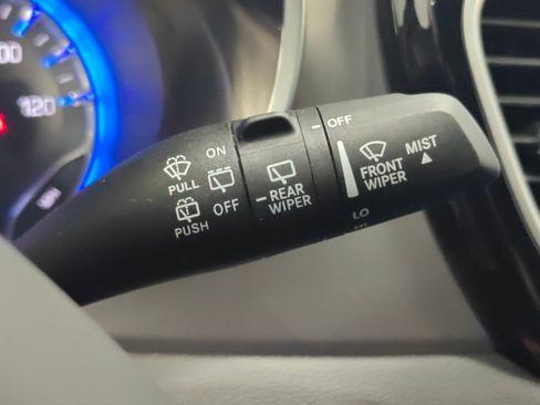 Used 2025 Chrysler Pacifica Select FWD image 54