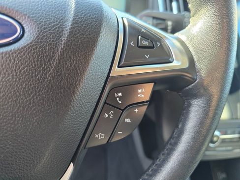 Used 2022 Ford Edge Titanium image 26