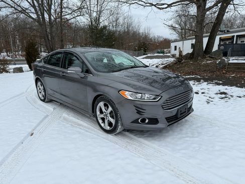 Used 2013 Ford Fusion SE image 1