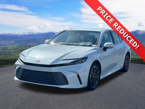 Certified 2025 Toyota Camry XLE FWD image 1