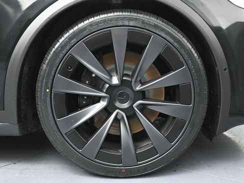 Used 2022 Tesla Model X Plaid image 12