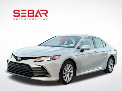 Used 2024 Toyota Camry LE w/ Convenience Package image 3