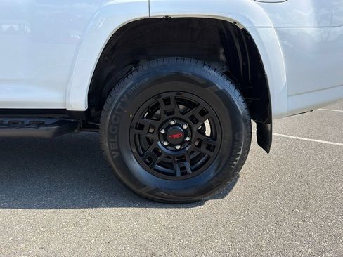 Used 2024 Toyota 4Runner SR5 Premium w/ Moonroof Package AWD/4WD image 21