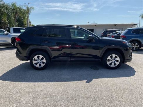 Used 2020 Toyota RAV4 LE FWD image 6