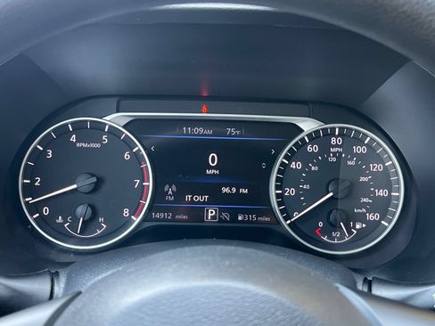 Used 2025 Nissan Sentra SV FWD image 45