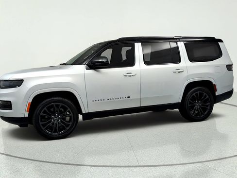 Used 2023 Jeep Grand Wagoneer Series II w/ Quick Order Packagew 28T AWD/4WD image 2