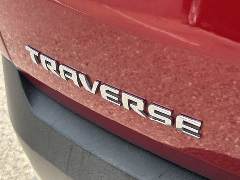 Used 2023 Chevrolet Traverse LT FWD image 11