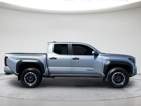 Certified 2024 Toyota Tacoma TRD Off-Road AWD/4WD image 2