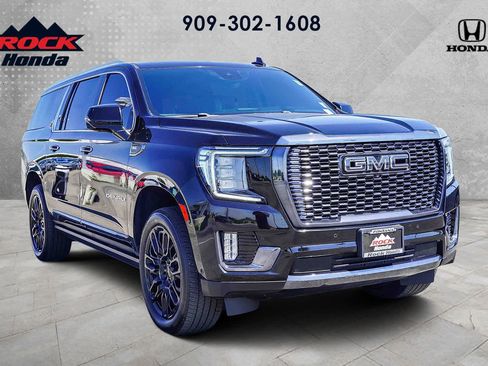 Used 2023 GMC Yukon XL Denali Ultimate image 3