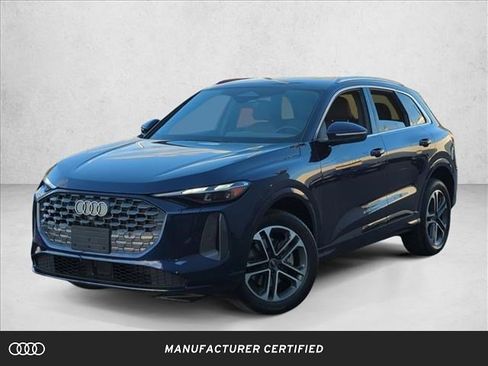 Certified 2025 Audi Q5 Premium w/ Convenience Package image 1