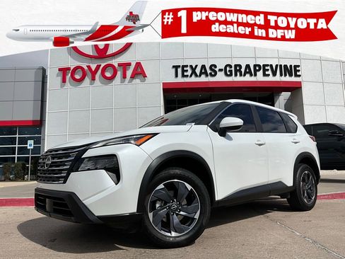 Used 2025 Nissan Rogue SV image 1