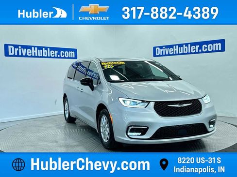 Used 2026 Chrysler Pacifica Select FWD image 1
