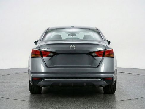 Used 2025 Nissan Altima 2.5 SV image 6