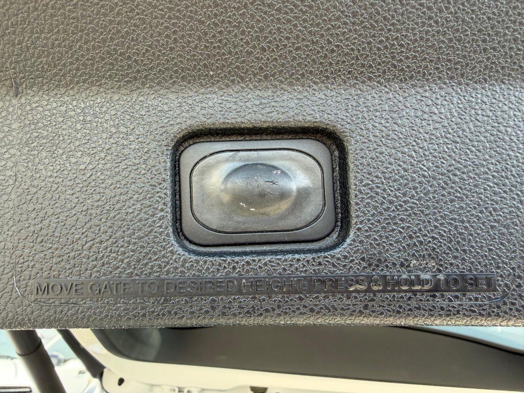 Used 2017 Ford Explorer XLT w/ Equipment Group 202A FWD image 45