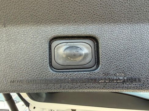 Used 2017 Ford Explorer XLT w/ Equipment Group 202A FWD image 45