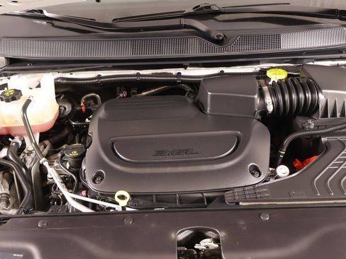 Used 2025 Chrysler Pacifica Limited FWD image 23