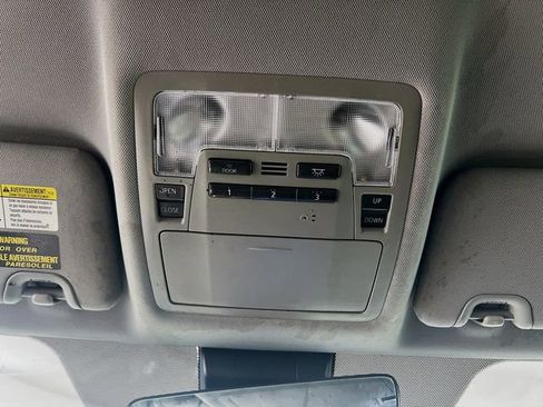 Used 2019 Toyota Highlander XLE FWD image 20
