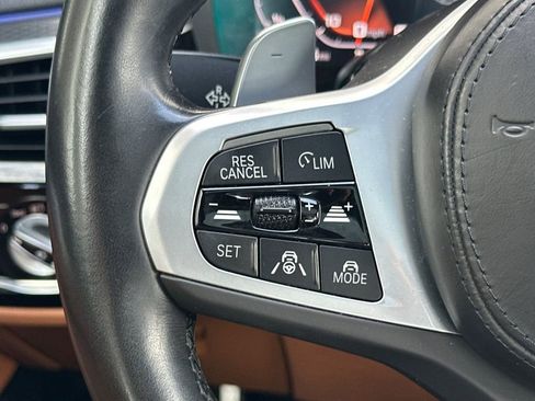 Used 2023 BMW M550i xDrive image 27