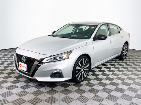 Used 2021 Nissan Altima 2.5 SR image 3